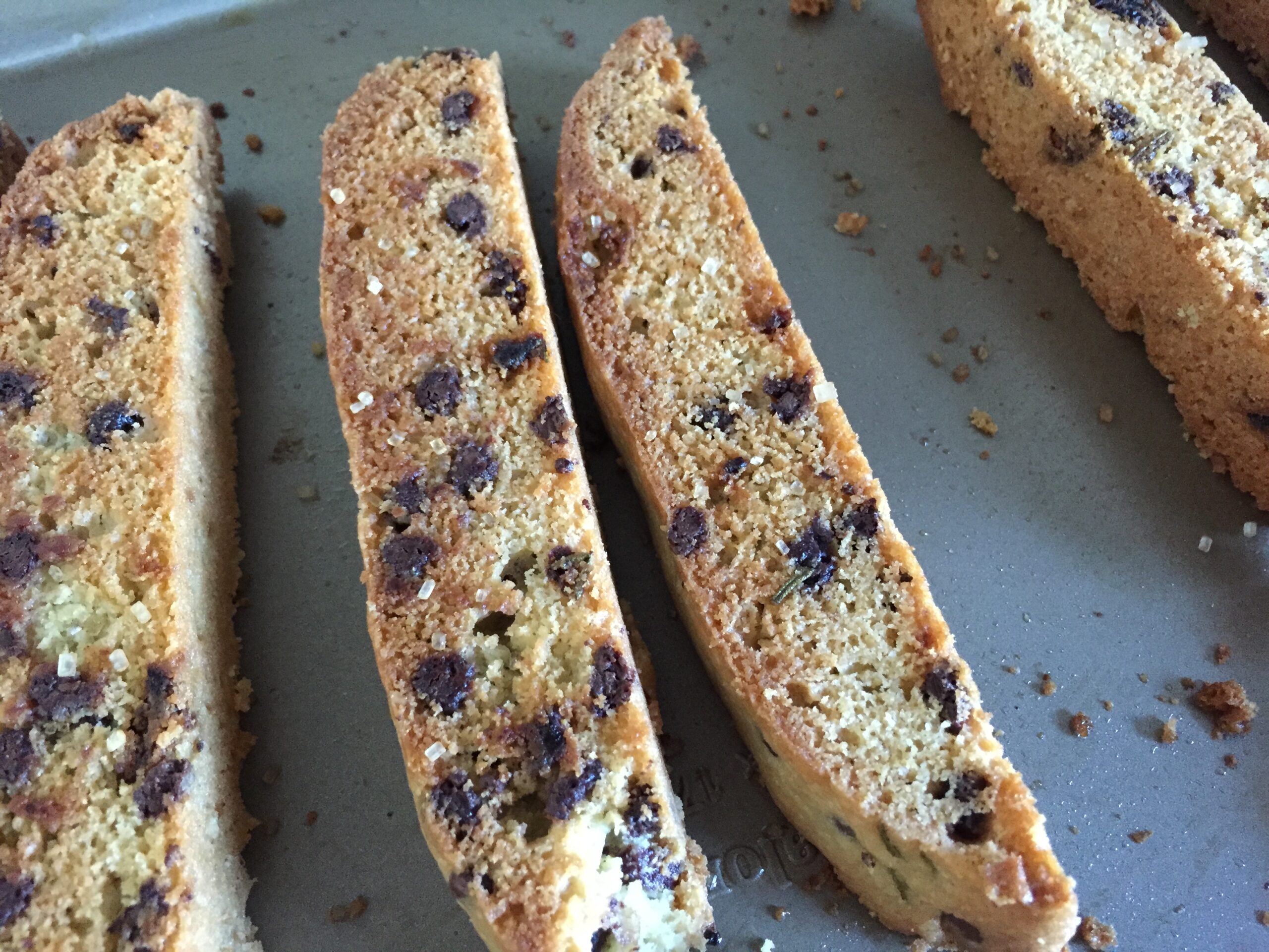 cutting biscotti