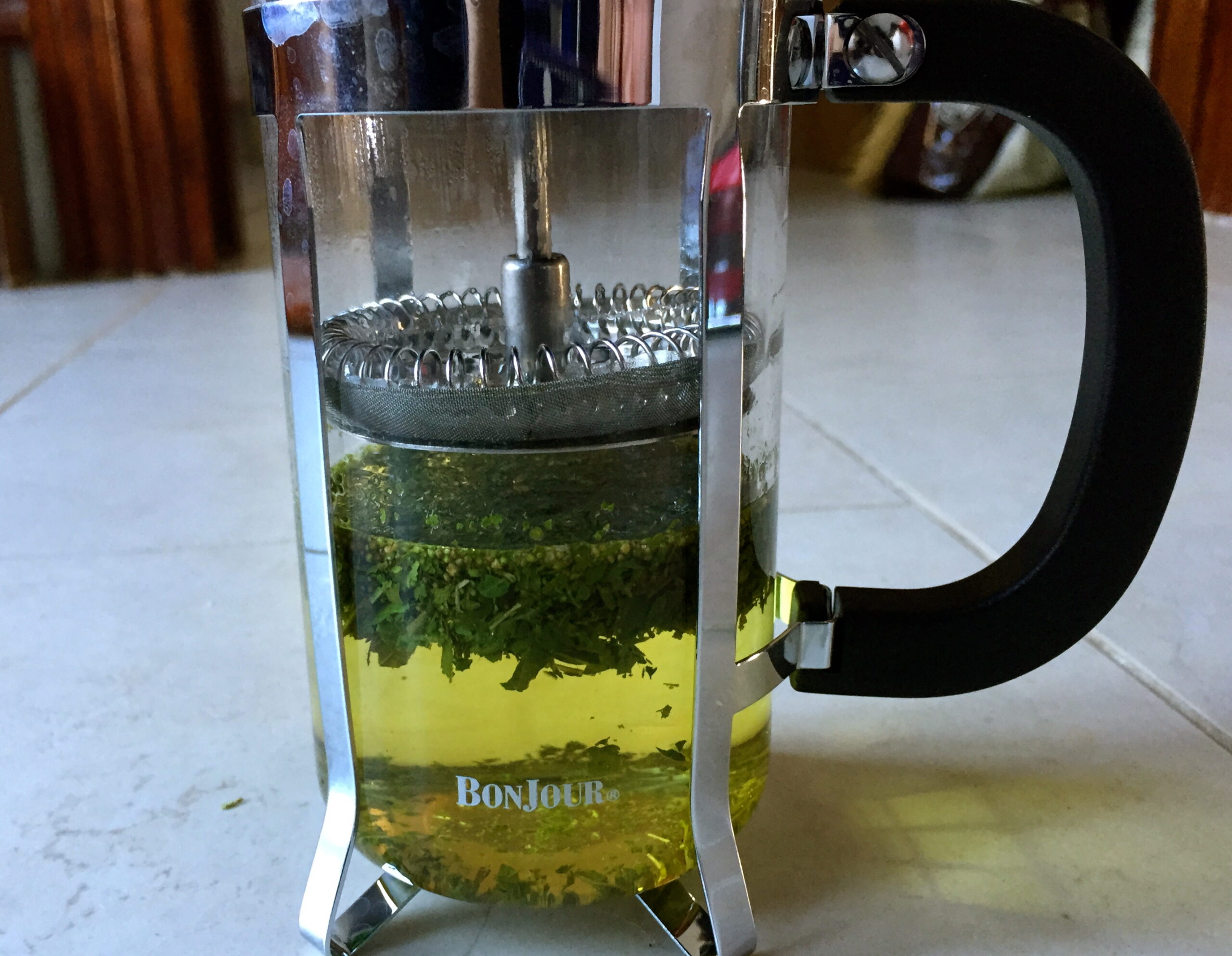 nettle tea infusing