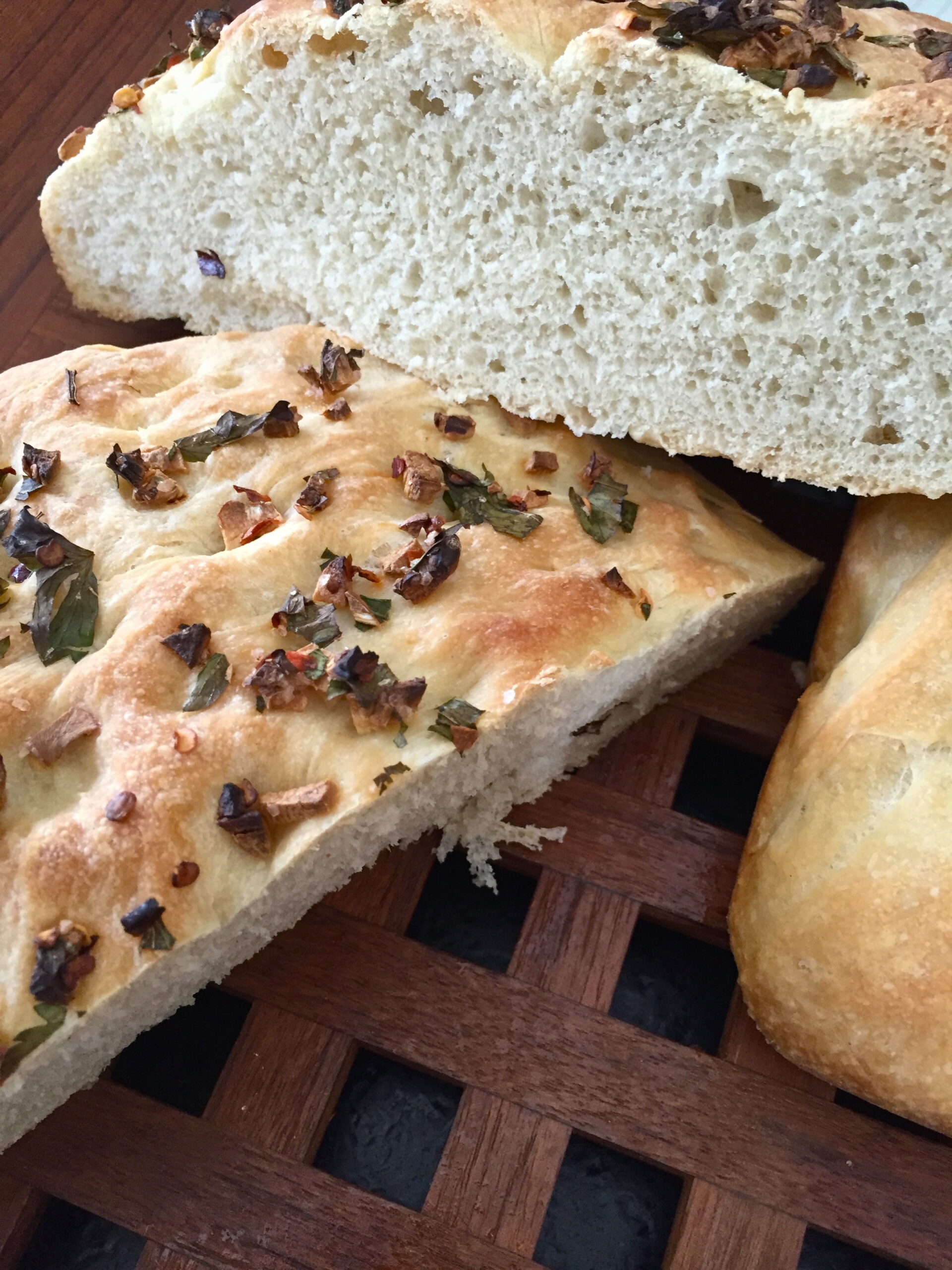 cutting focaccia