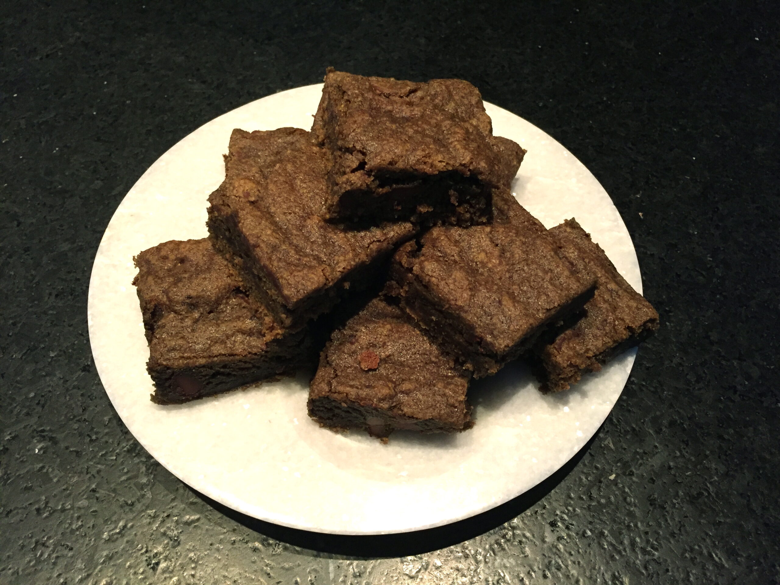 plate of blonde browines that look brown